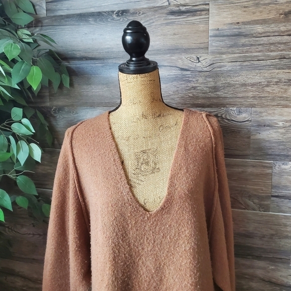 Free People Irresistible Fringe Boho Oversized Wool Blend V Neck Sweater Size XS - Picture 5 of 13